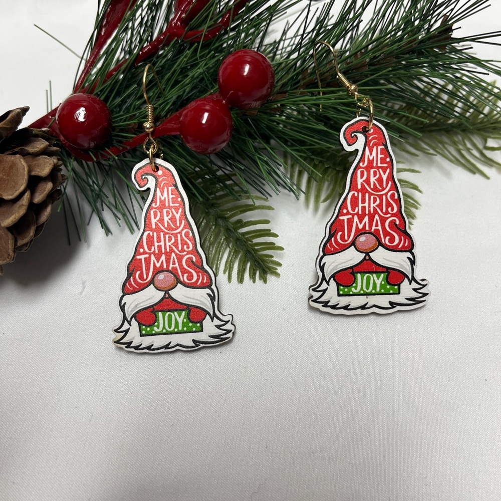 Christmas Gnome Earrings NIP Red/Green, lite weight wood, bold color, 2” x 1.25”